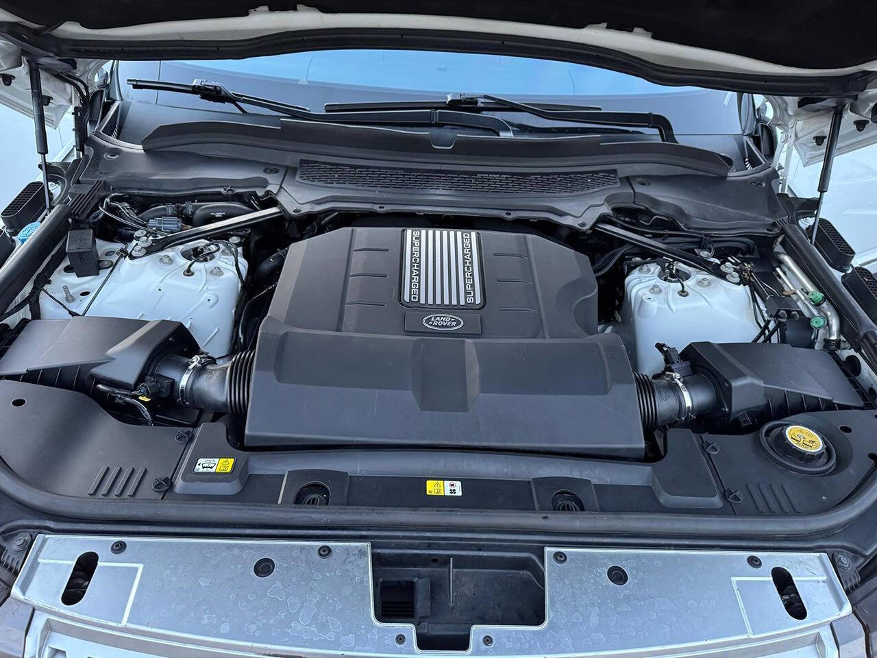 Used 2016 Land Rover Range Rover HSE image 11