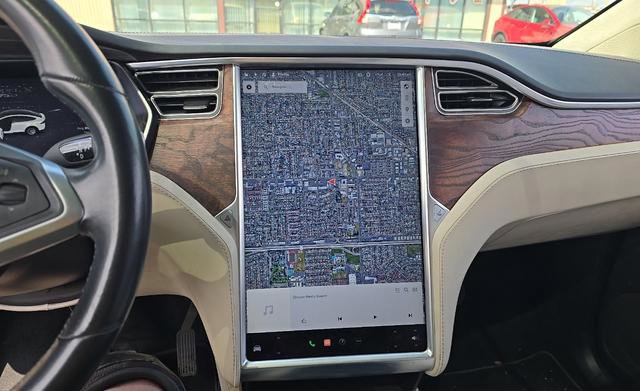 Used 2017 Tesla Model X 75D image 5