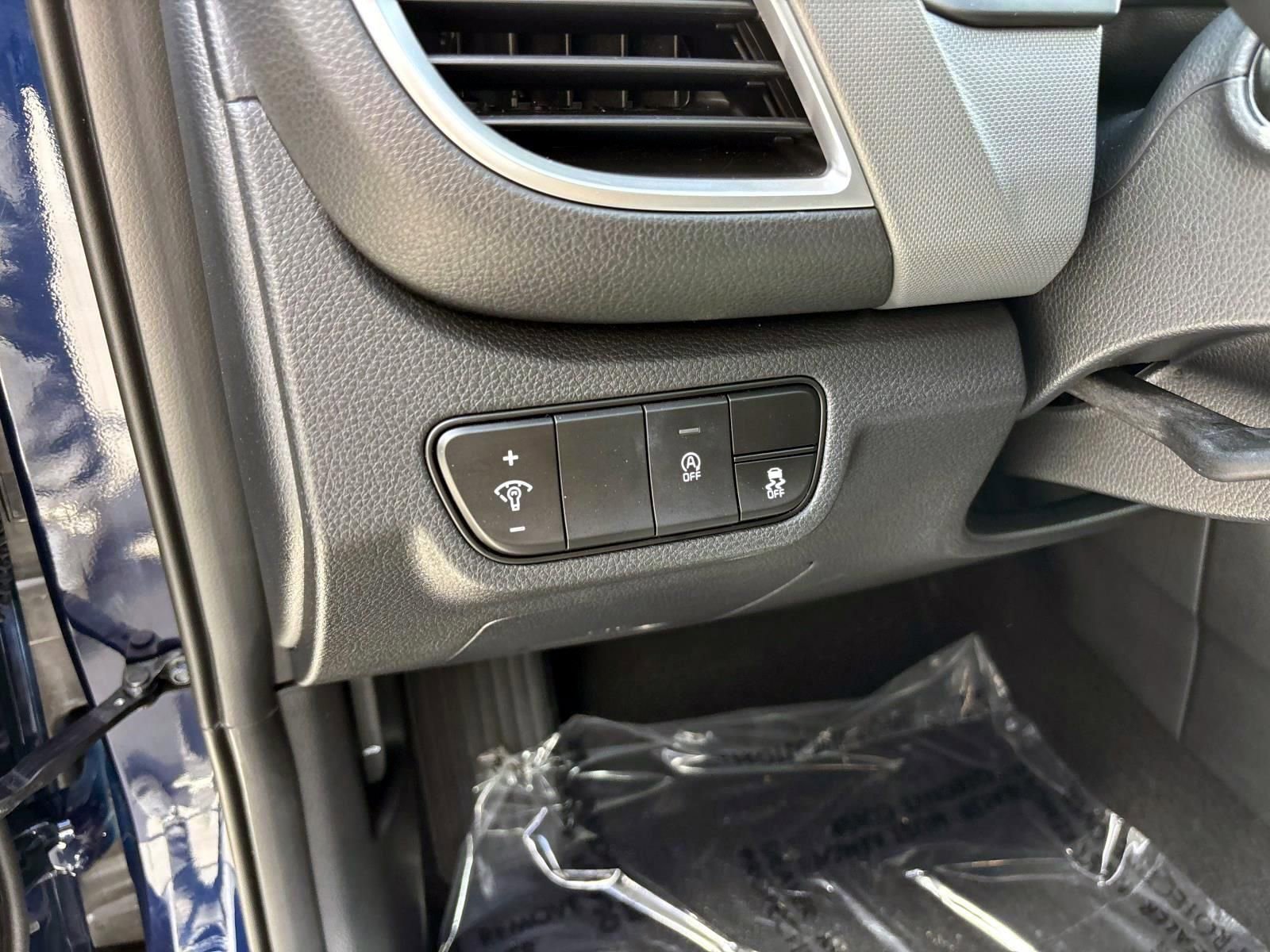 Used 2025 Kia Seltos LX AWD/4WD image 14