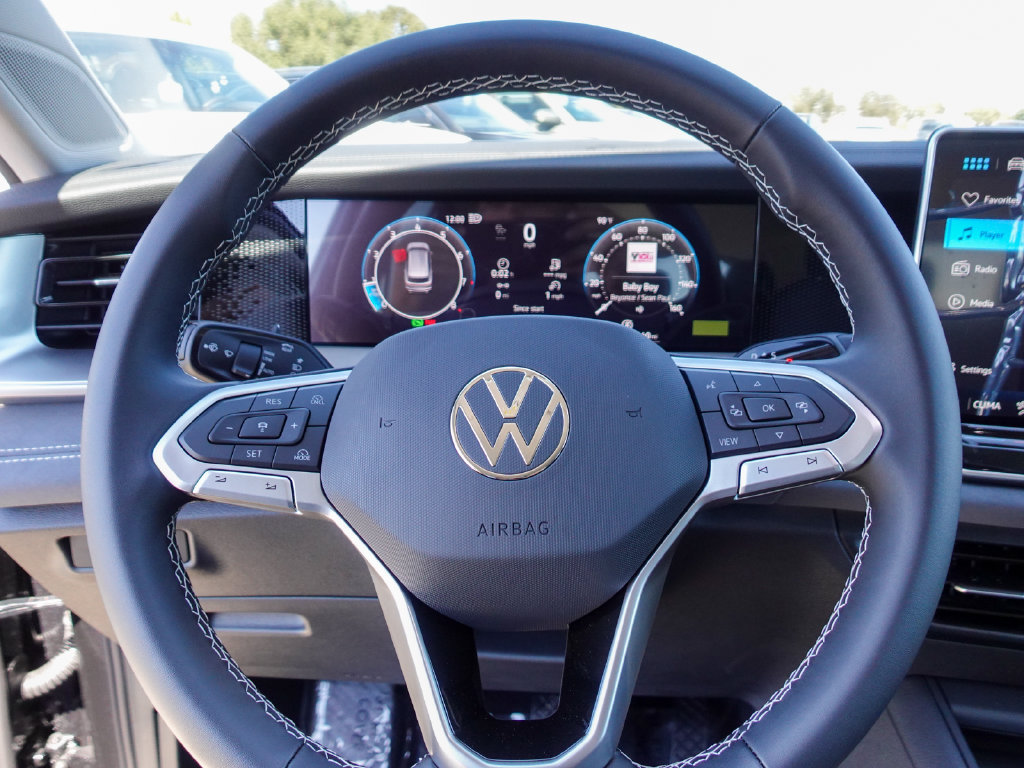 New 2026 Volkswagen Tiguan SE FWD image 12