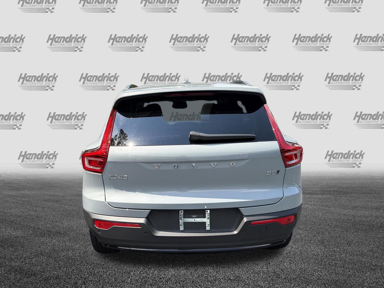 Certified 2024 Volvo XC40 B5 Plus AWD/4WD image 9