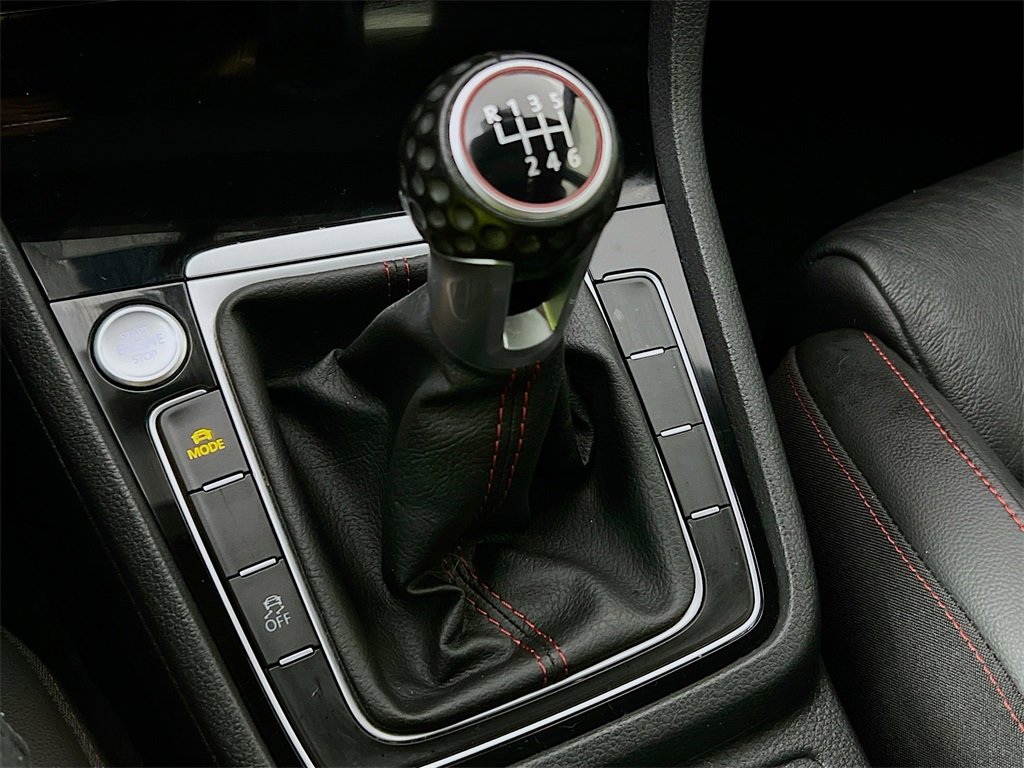 Used 2021 Volkswagen GTI SE image 18