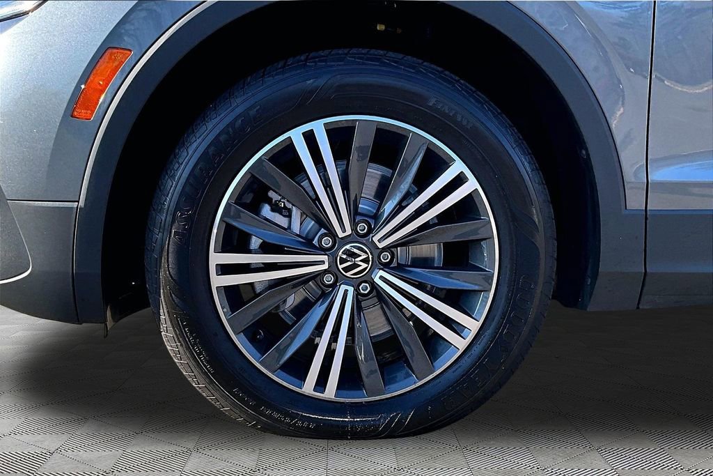 Used 2024 Volkswagen Tiguan Wolfsburg Edition image 21