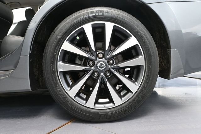Used 2016 Nissan Altima 2.5 SL w/ Moonroof Package FWD image 11