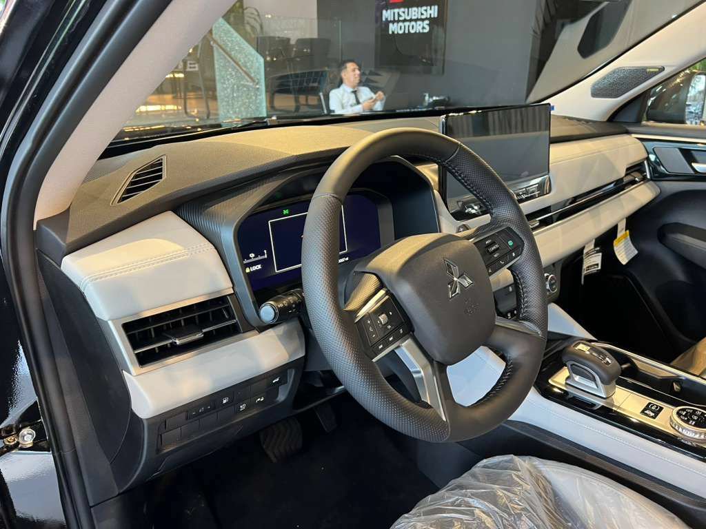 New 2026 Mitsubishi Outlander SE AWD/4WD image 9