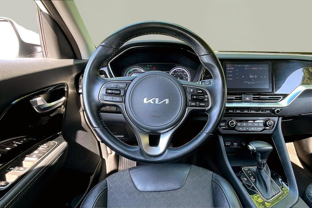 Used 2022 Kia Niro LXS FWD image 10