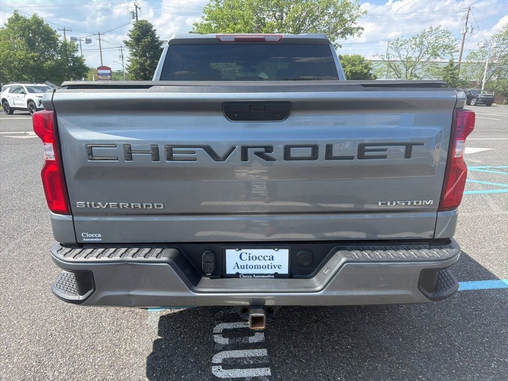 Used 2019 Chevrolet Silverado 1500 Custom w/ Custom Value Package AWD/4WD image 9