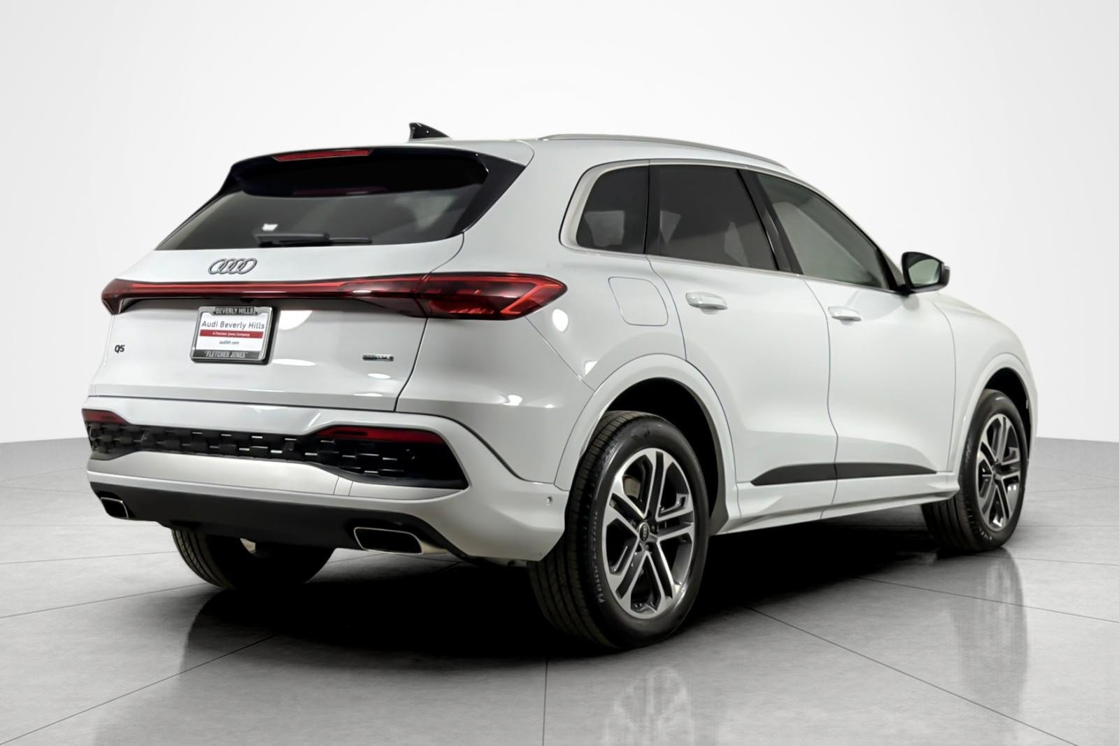 Used 2025 Audi Q5 Premium Plus w/ Premium Plus AWD/4WD image 5