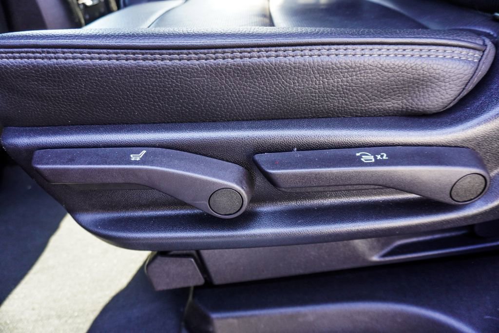 Used 2023 GMC Yukon Denali image 9