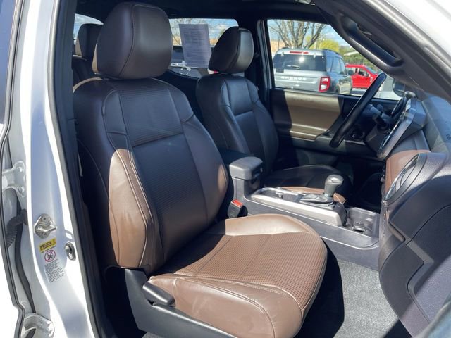 Used 2017 Toyota Tacoma Limited w/ Tow Package AWD/4WD image 21