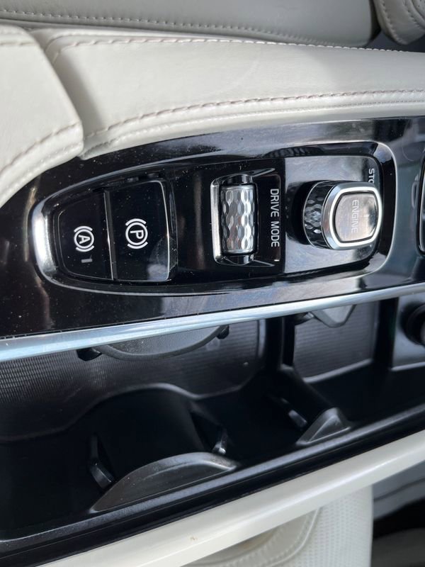 Used 2017 Volvo XC90 T8 Inscription w/ Luxury Package AWD/4WD image 17