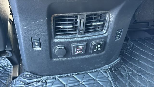 Used 2021 Nissan Titan PRO-4X w/ Pro-4x Convenience Package image 7