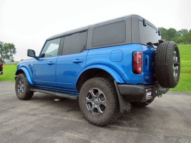 Used 2022 Ford Bronco Outer Banks image 3