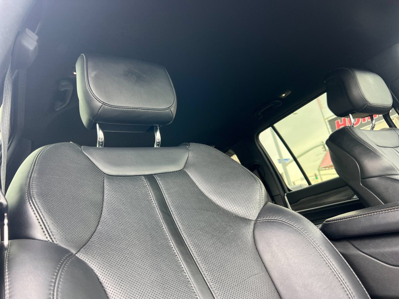 Used 2024 Jeep Wagoneer Series II w/ Flexible Seating Group RWD image 20