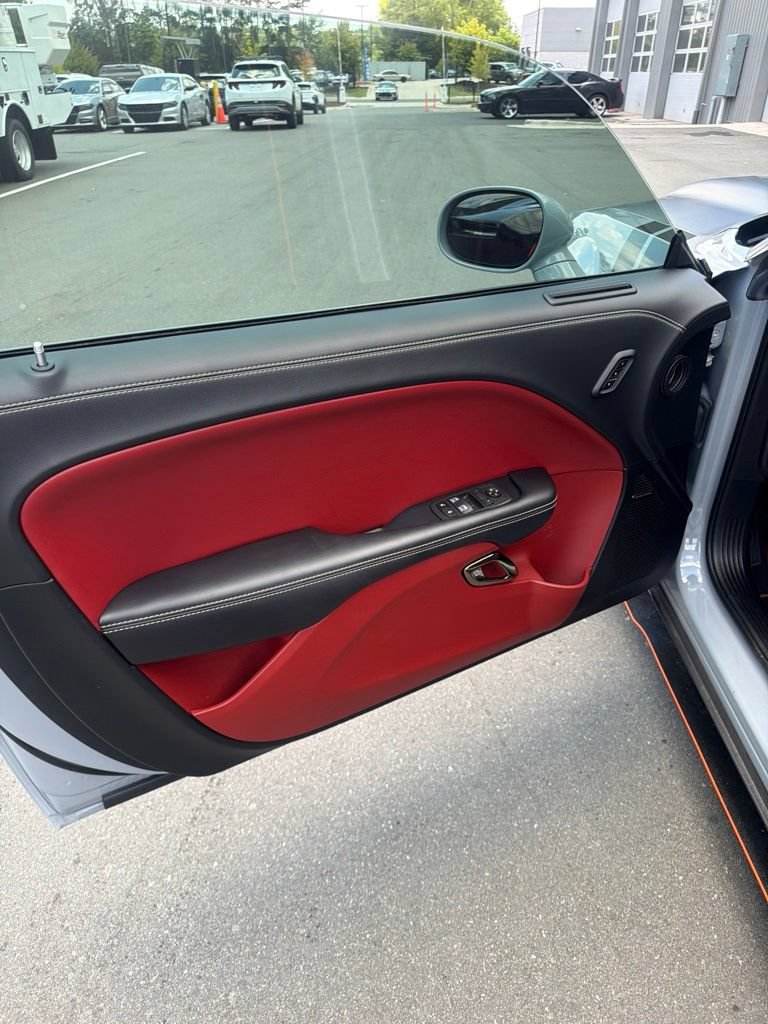 Used 2022 Dodge Challenger SRT Hellcat RWD image 12