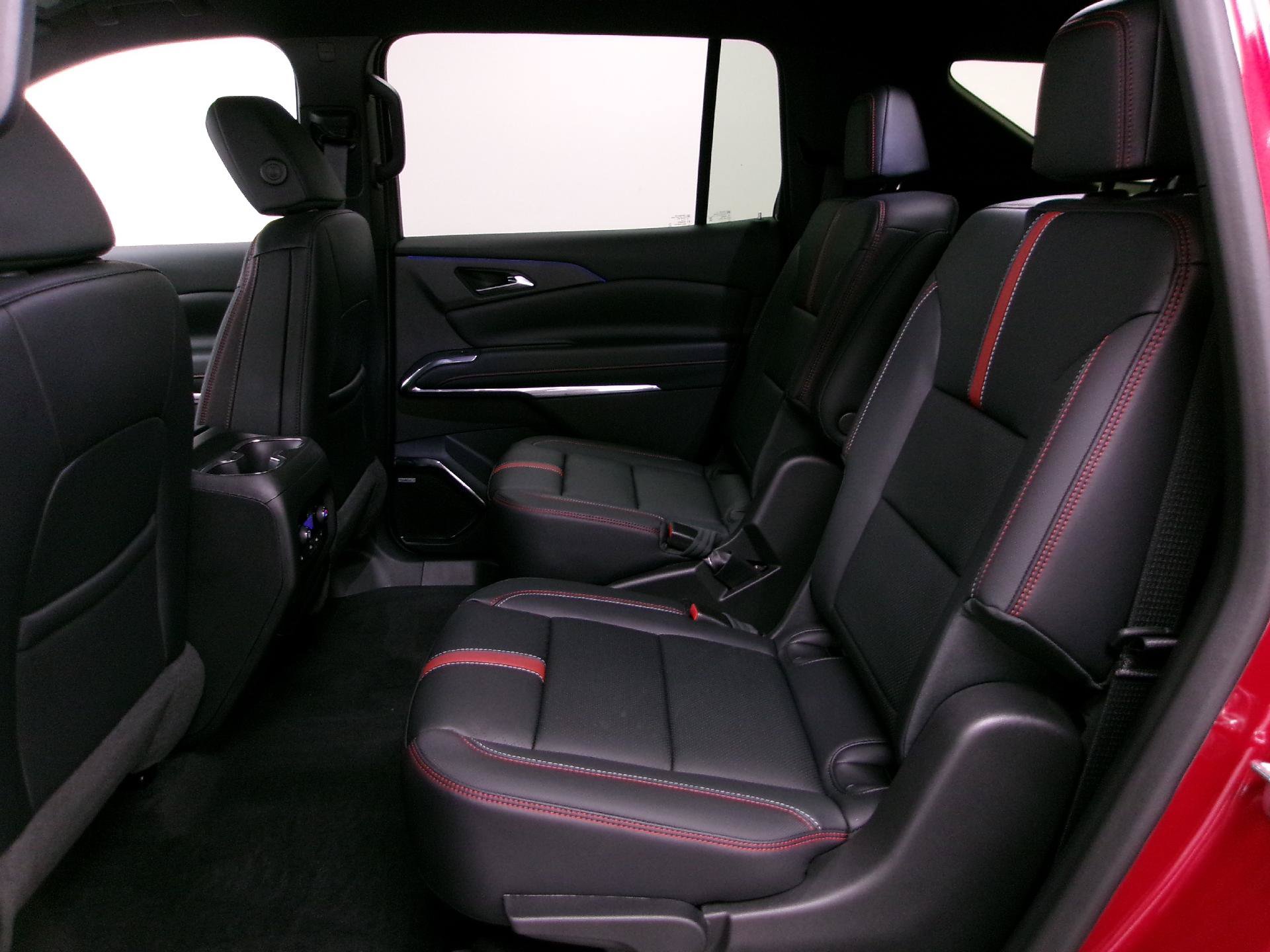 New 2026 Chevrolet Traverse RS w/ LPO, Floor Liner Package FWD image 10