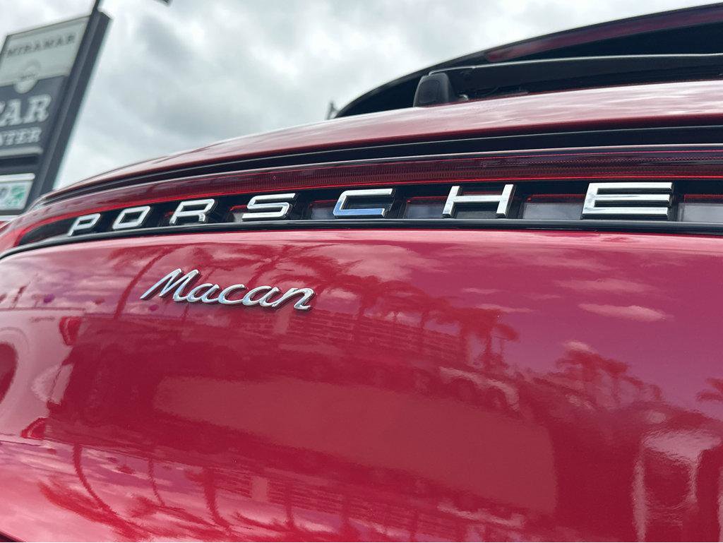 Used 2024 Porsche Macan w/ Premium Plus Package AWD/4WD image 38