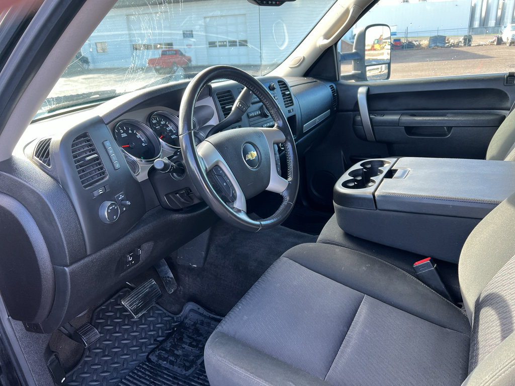 Used 2013 Chevrolet Silverado 2500 LT w/ Interior Plus Package image 9