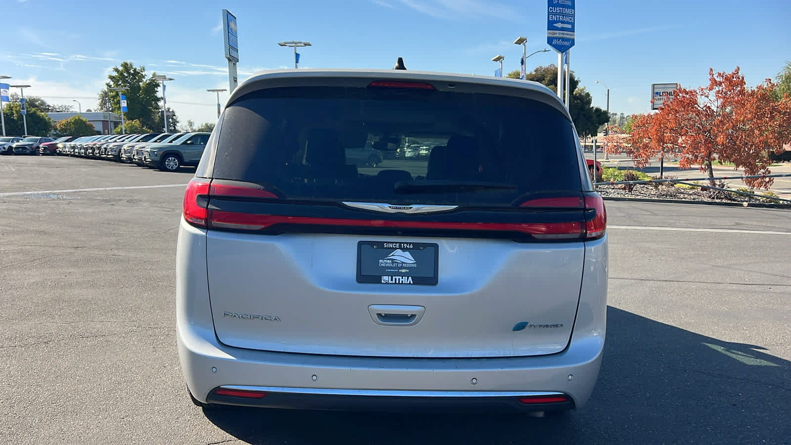 Used 2023 Chrysler Pacifica Limited FWD image 6