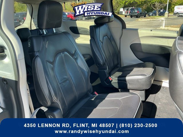Used 2018 Chrysler Pacifica Limited FWD image 35