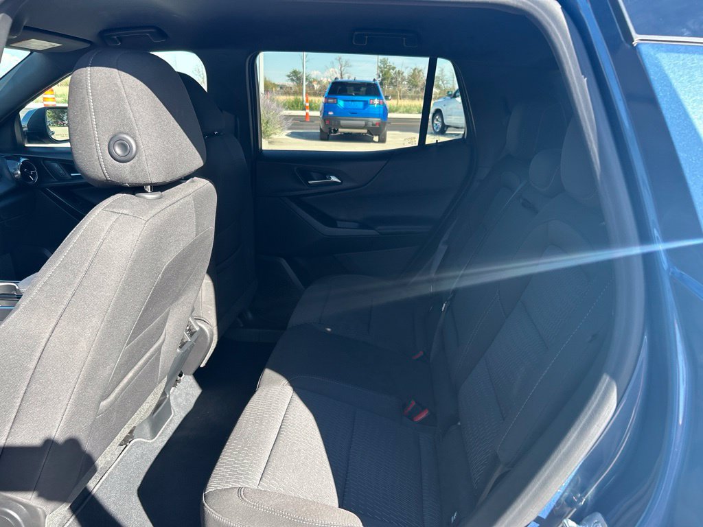 Used 2026 Chevrolet Equinox LT AWD/4WD image 11