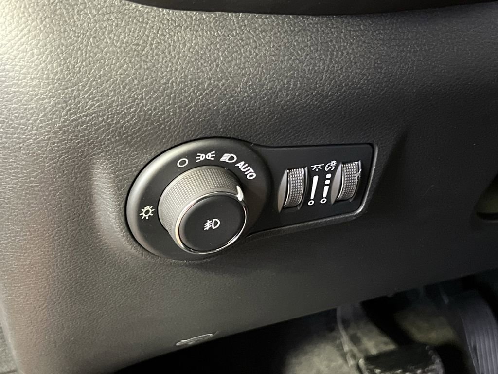 New 2026 Jeep Compass Limited image 15