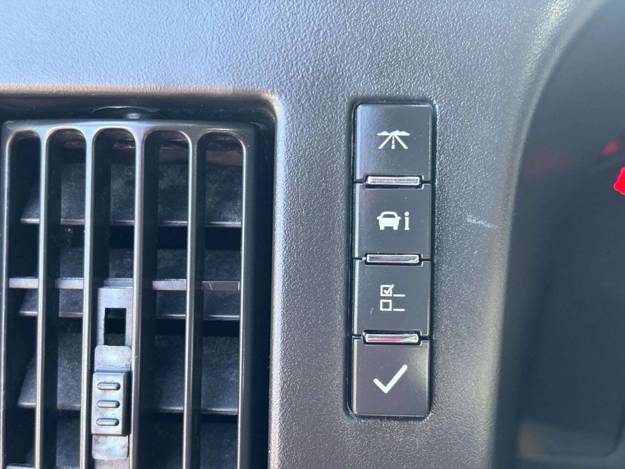 Used 2017 Chevrolet Express 3500 RWD image 20