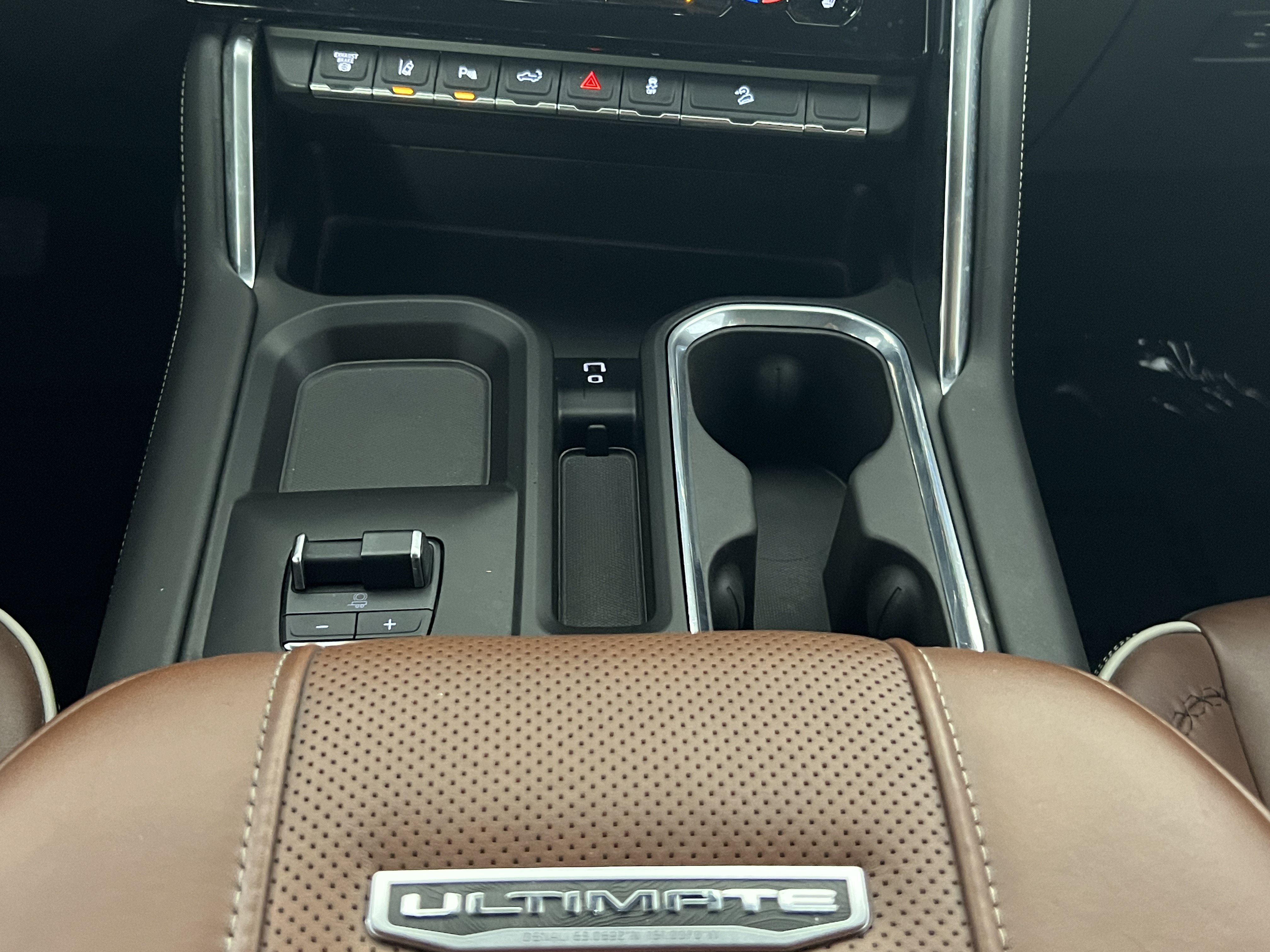 Used 2024 GMC Sierra 2500 Denali Ultimate AWD/4WD image 18