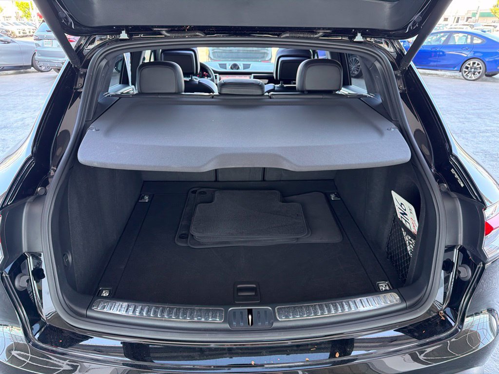 Used 2024 Porsche Macan AWD/4WD image 25