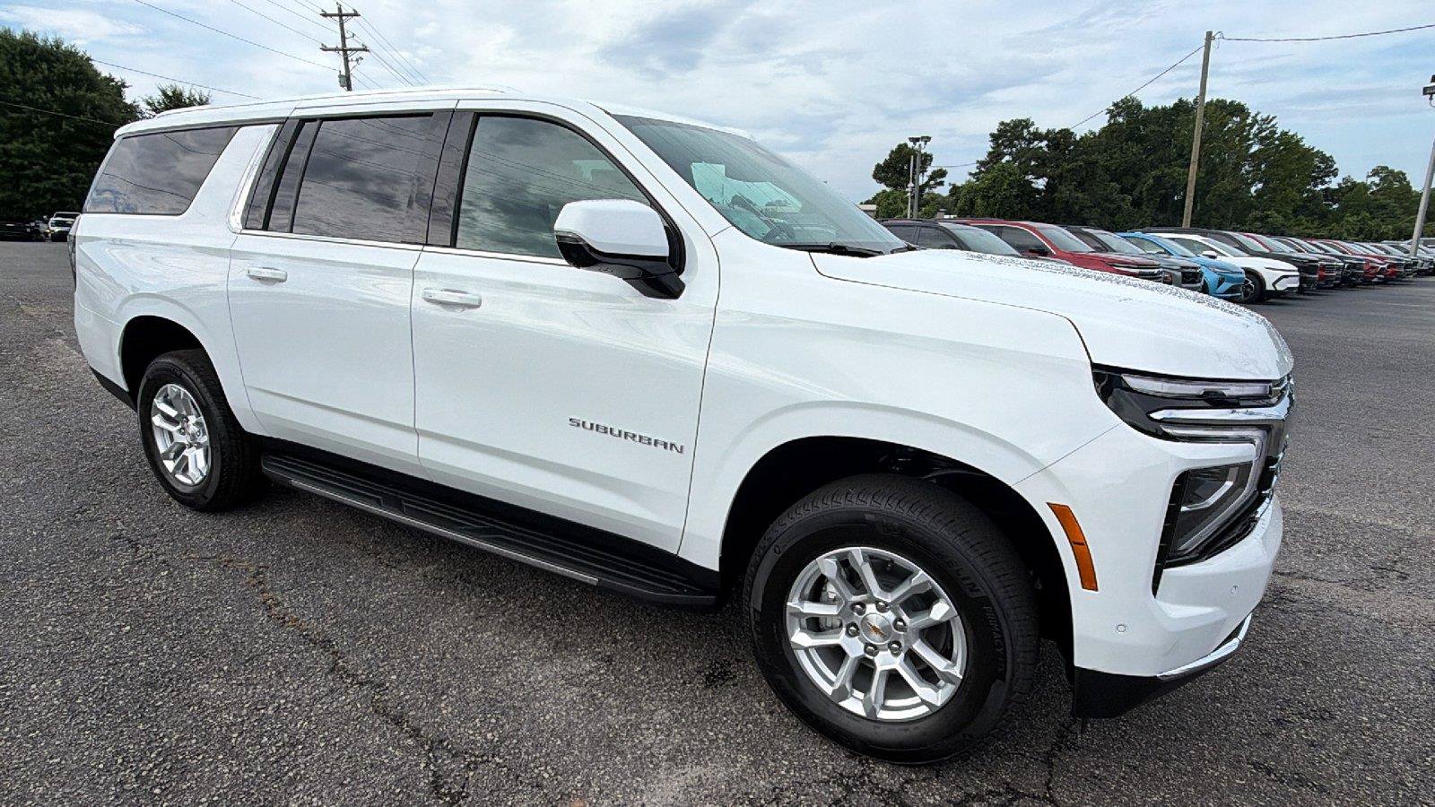 New 2026 Chevrolet Suburban LT w/ Comfort Package AWD/4WD image 6