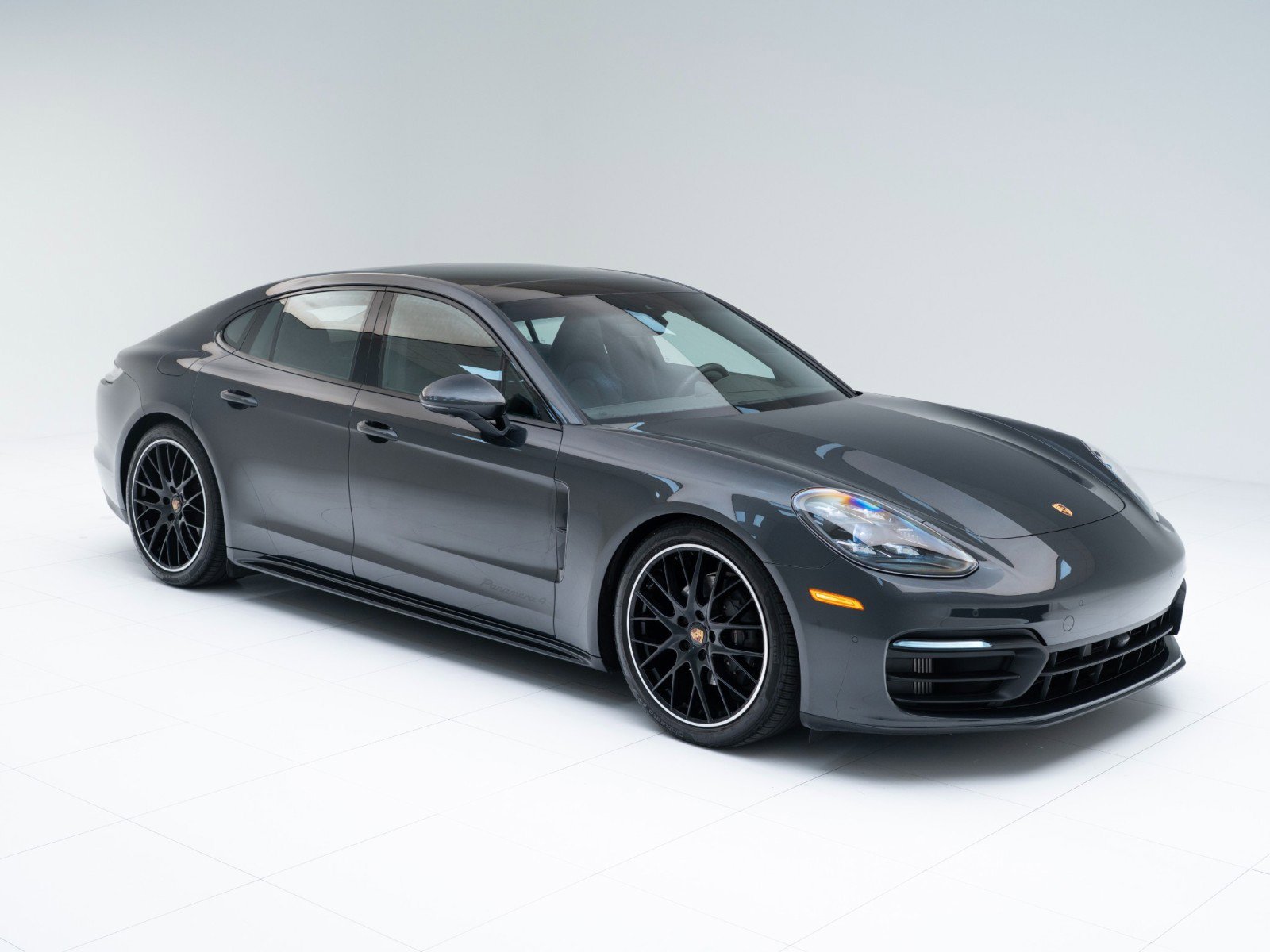 Certified 2022 Porsche Panamera 4 Platinum Edition image 7