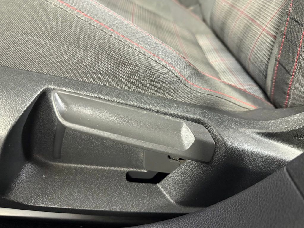 Used 2022 Volkswagen GTI SE image 24