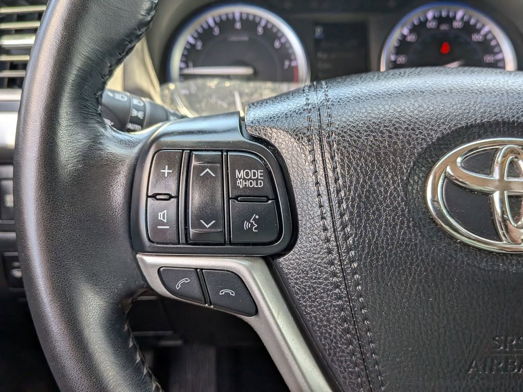 Used 2018 Toyota Highlander SE image 20
