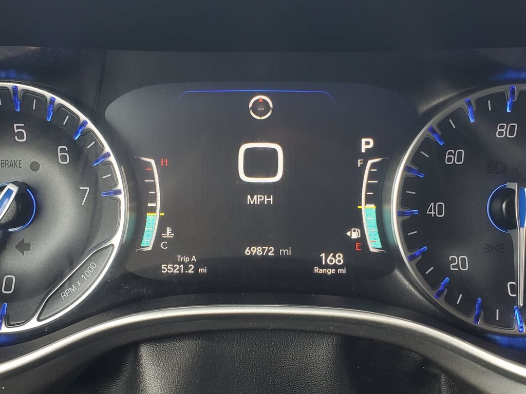 Used 2024 Chrysler Pacifica Touring-L FWD image 13