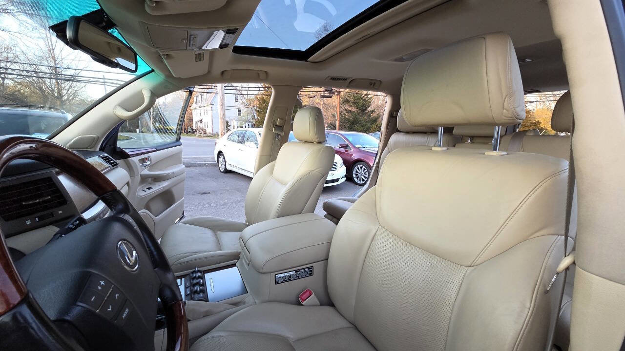 Used 2011 Lexus LX 570 4WD image 27