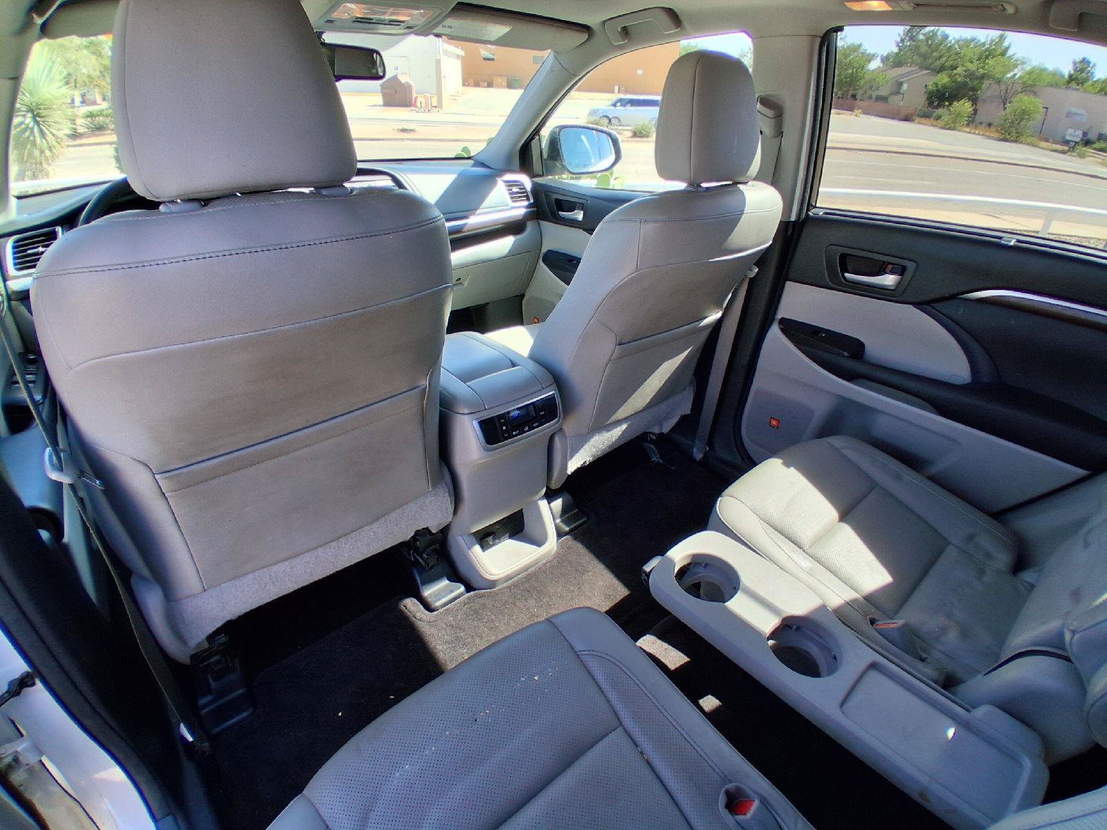 Used 2014 Toyota Highlander Limited FWD image 18