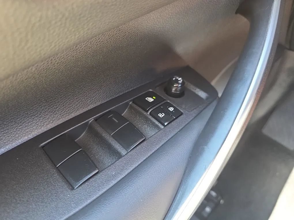 Used 2021 Toyota Corolla SE FWD image 22