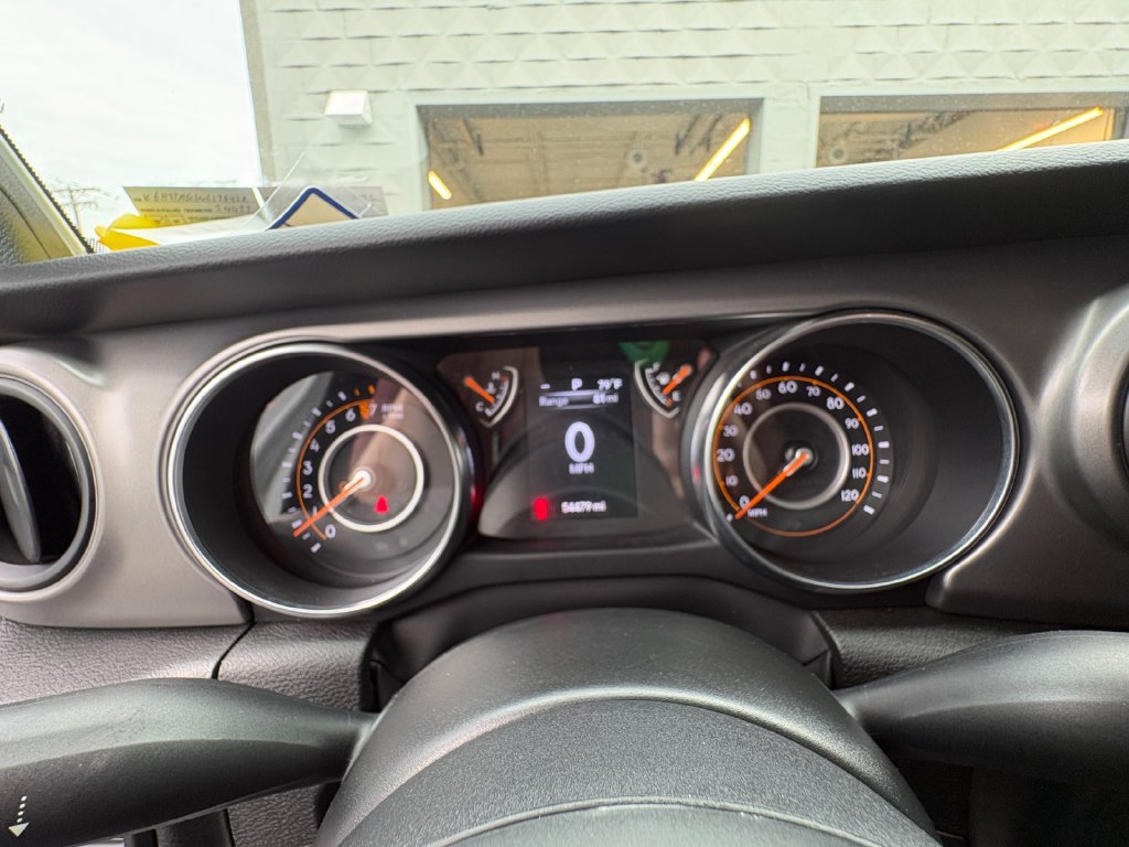 Certified 2022 Jeep Gladiator Sport AWD/4WD image 18