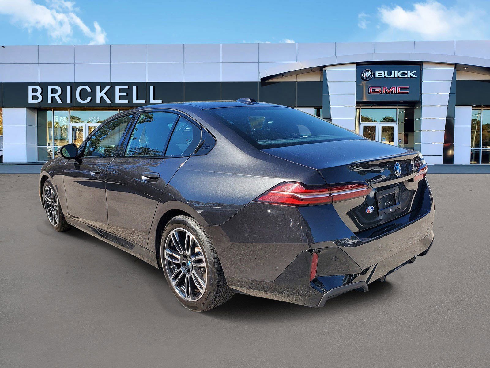 Used 2025 BMW 530i image 4