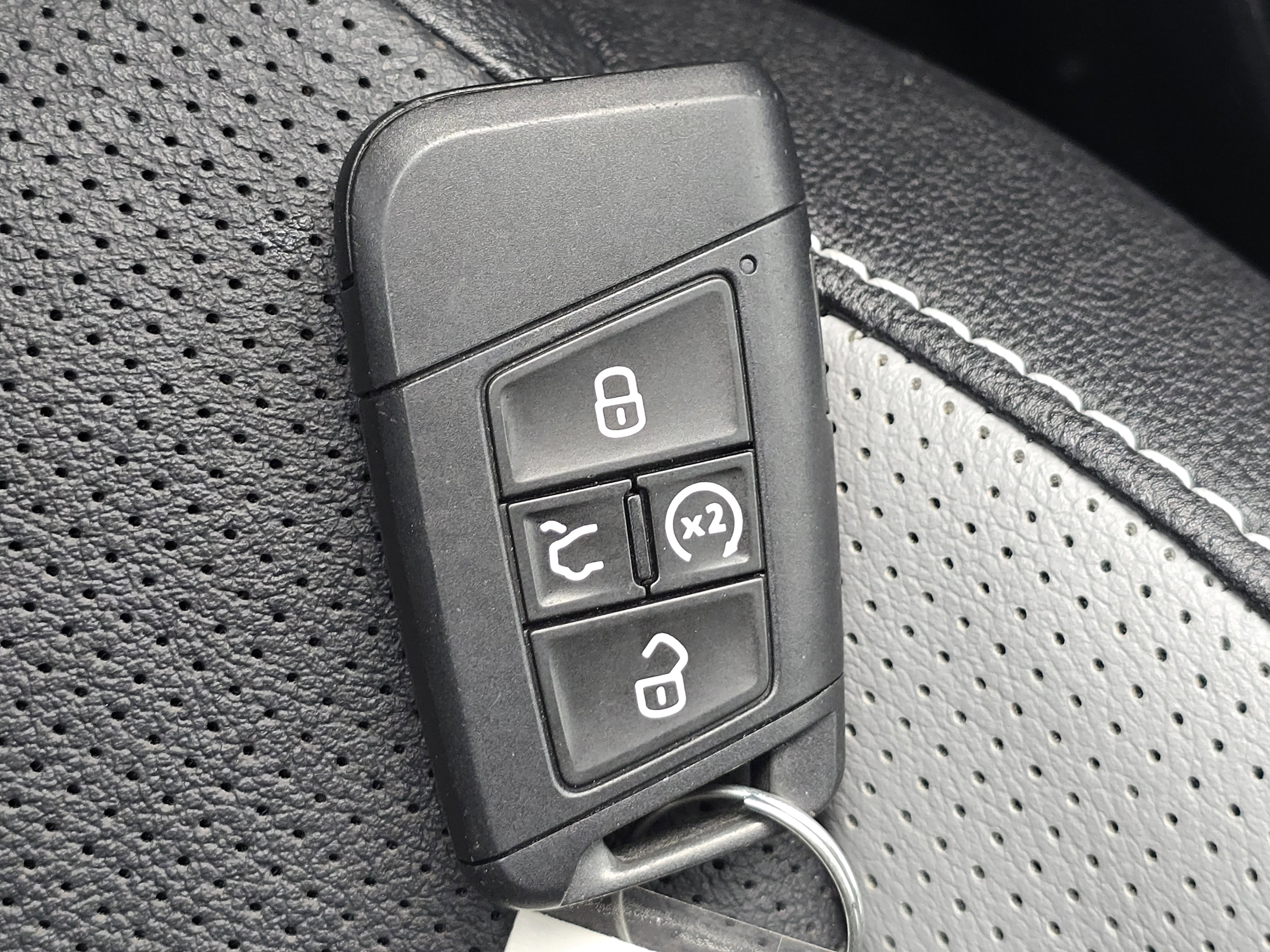 Certified 2023 Volkswagen Taos SEL AWD/4WD image 27
