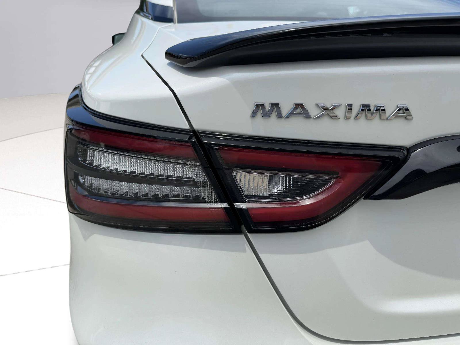 Used 2023 Nissan Maxima SR w/ Sport Mat Group FWD image 15