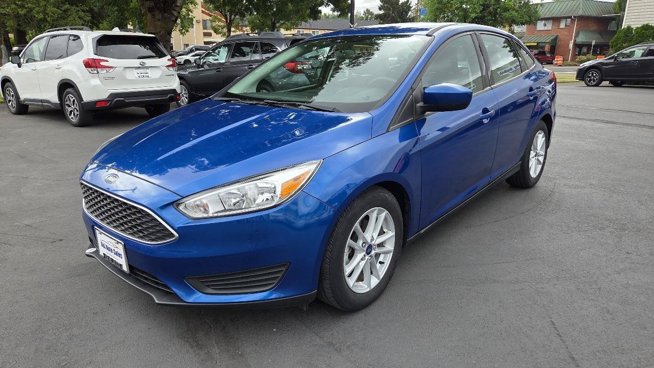 Used 2018 Ford Focus SE FWD image 2