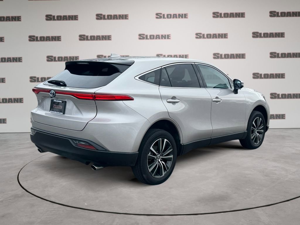 Used 2024 Toyota Venza LE image 5