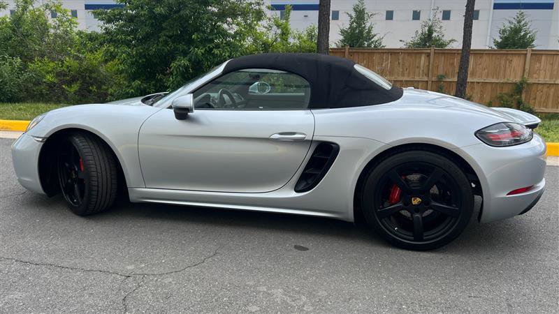 Used 2018 Porsche 718 Boxster RWD image 9