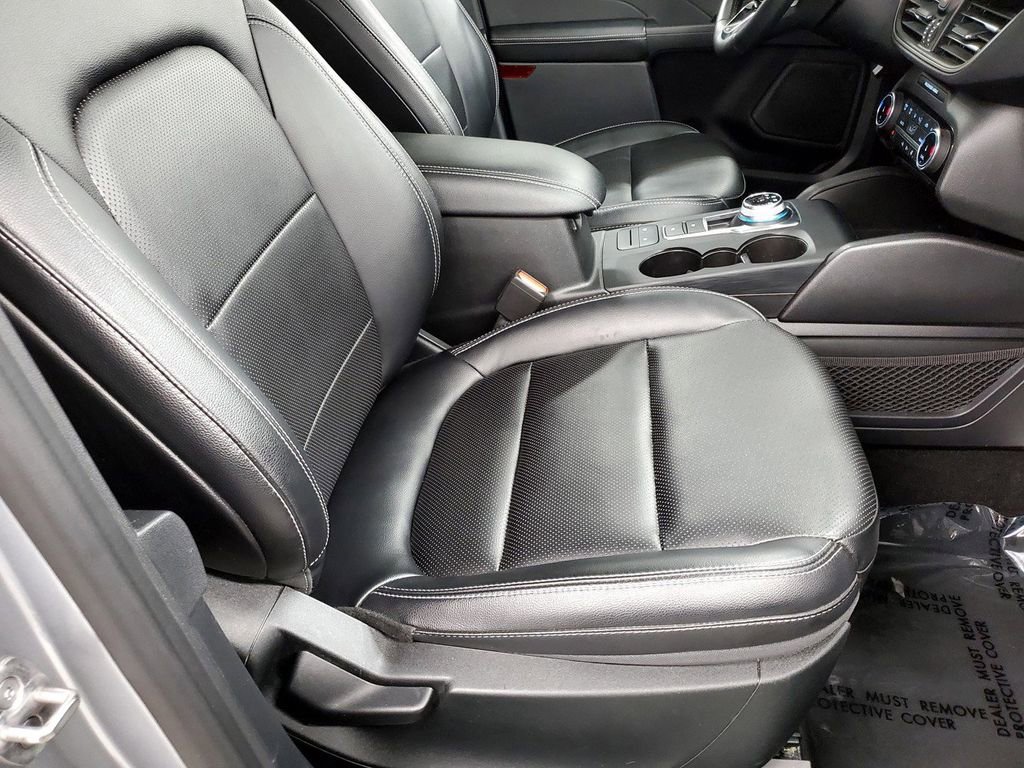 Used 2022 Ford Escape SEL w/ Class II Trailer Tow Package image 19