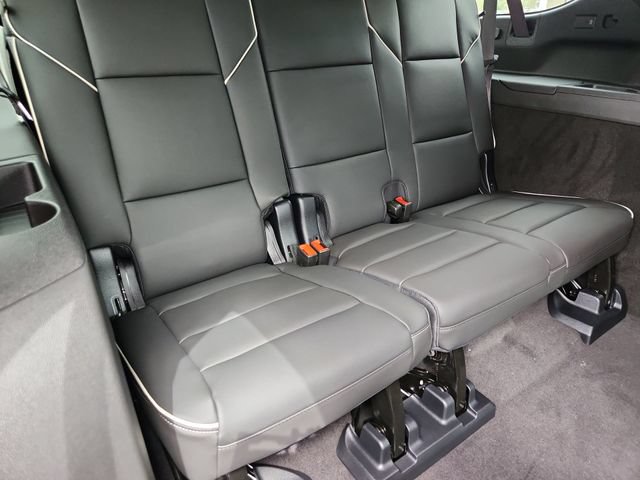 New 2026 Cadillac Escalade ESV Luxury w/ Touring Package AWD/4WD image 24