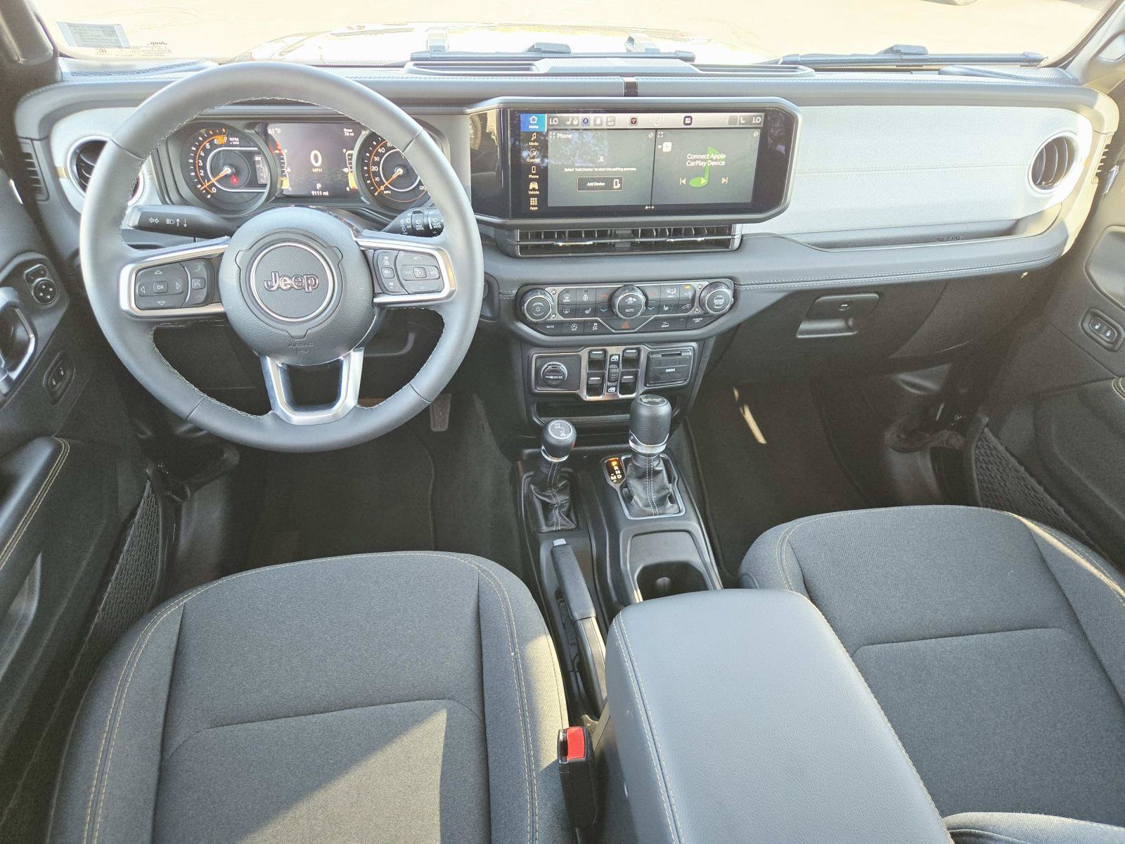 Used 2026 Jeep Wrangler Unlimited Sahara AWD/4WD image 10