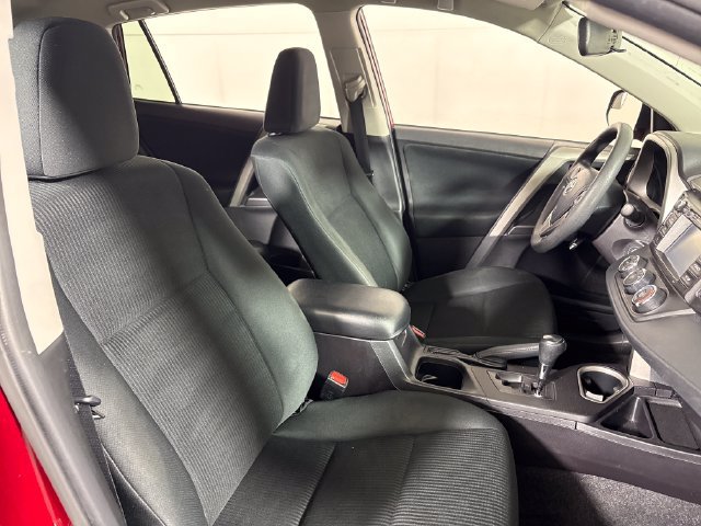 Used 2018 Toyota RAV4 LE w/ All Weather Liner Package AWD/4WD image 14