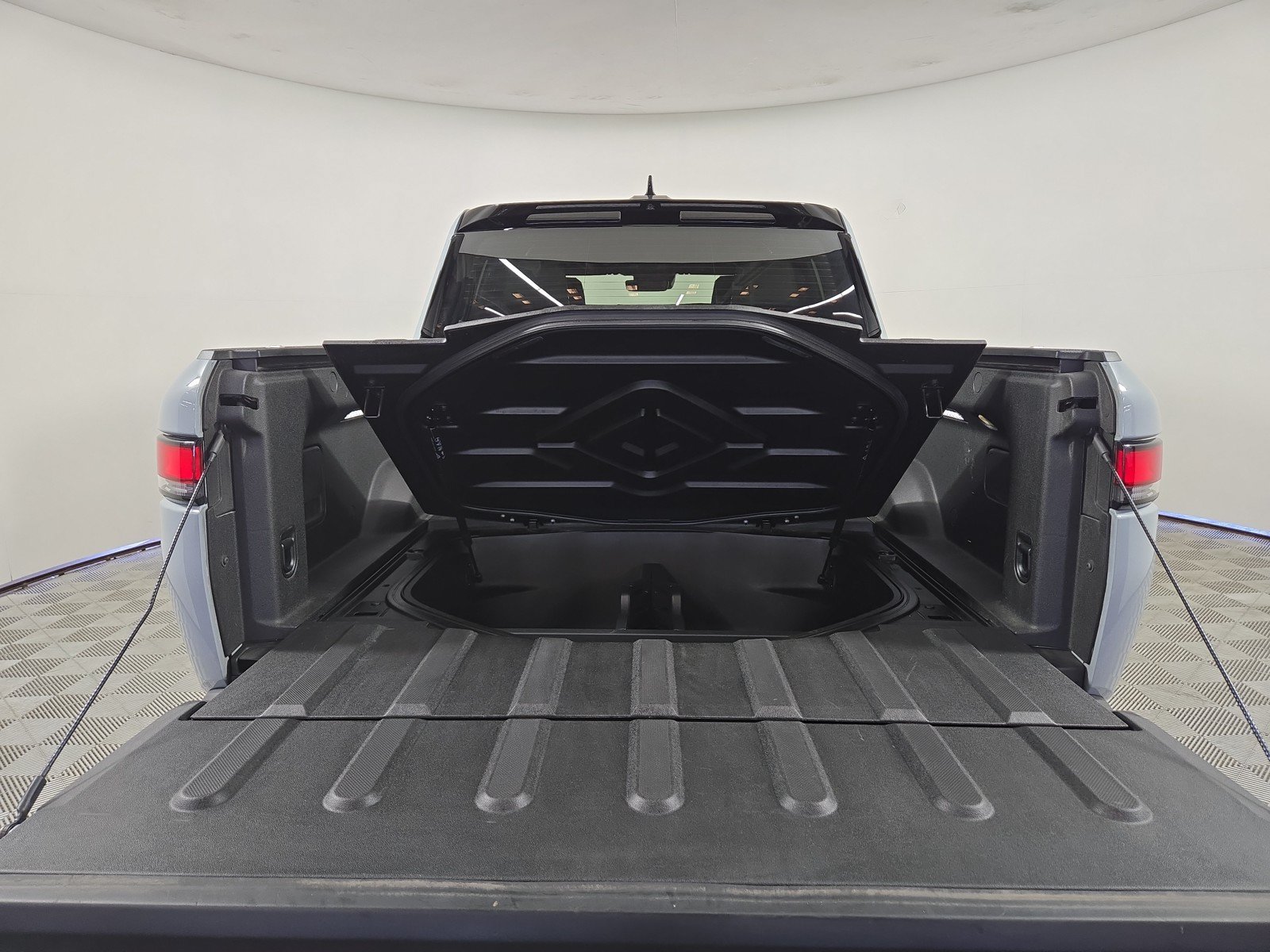 Used 2024 Rivian R1T Adventure AWD/4WD image 15