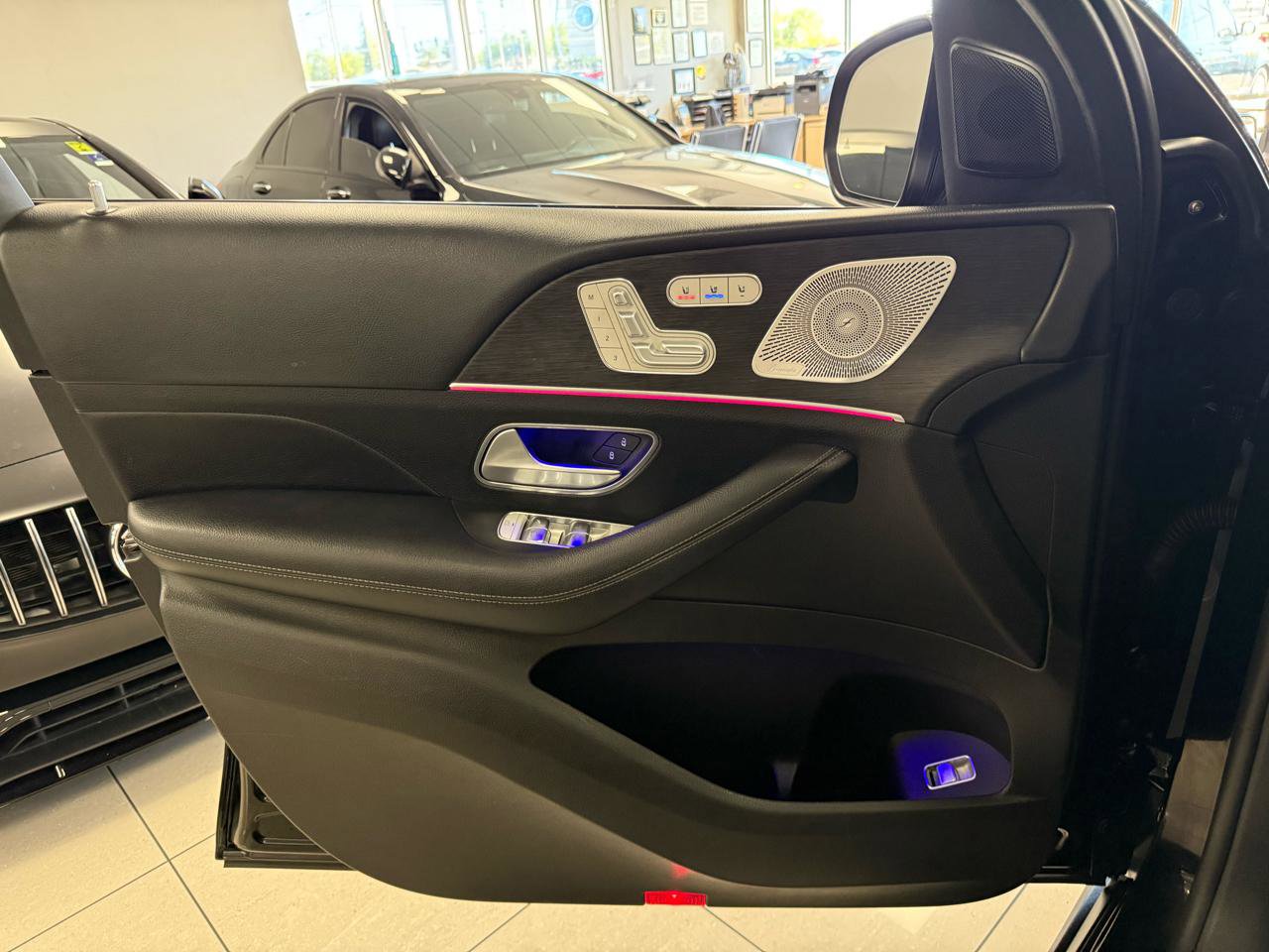 Used 2020 Mercedes-Benz GLS 450 4MATIC w/ Convenience Package image 9